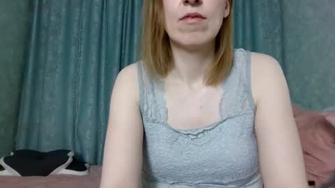 sweet_lilbunny online show from February 12, 6:00 pm