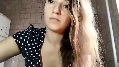 Anna online show from March 3, 9:11 am