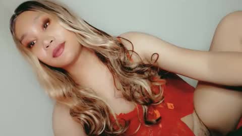 SWEET LOVE online show from April 11, 7:45 am