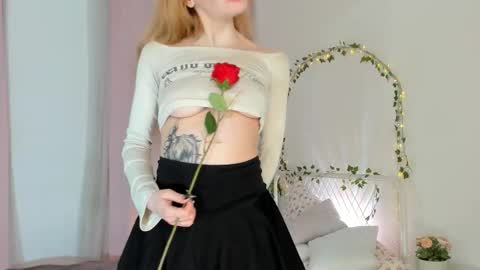 Melissa. Join me on Fansly link in social medias online show from March 26, 9:09 pm