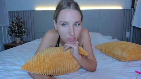 Sofi online show from December 19, 4:52 am