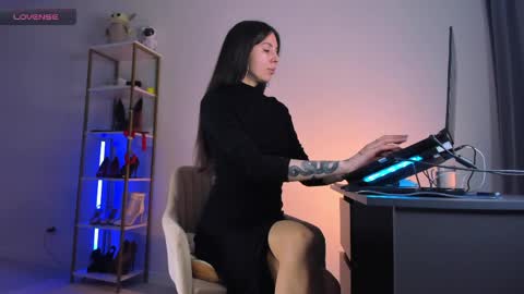 Ashley online show from March 27, 7:04 pm