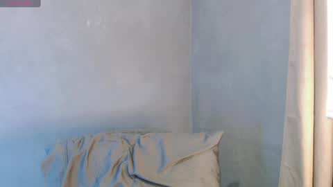 Snapshot of sweet_sirenxx chatting on February 18, 1:11 pm Leah online show from February 18, 1:11 pm