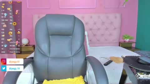 Yeileen online show from June 17, 9:53 pm