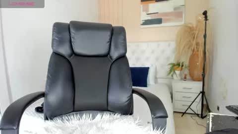 Yeileen online show from July 14, 7:08 pm