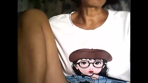Snapshot of sweetbella24 chatting on October 24, 3:24 pm im anne online show from October 24, 3:24 pm