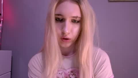 sweetcrystalll online show from August 2, 12:34 am