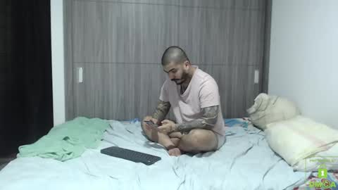 Snapshot of sweetdesires_ chatting on February 11, 12:06 am online show from February 11, 12:06 am