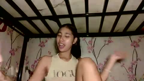 sweetdimple69 online show from November 10, 7:44 am