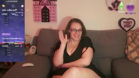 Snapshot of sweeteileen887 chatting on September 30, 6:02 am Eileen online show from September 30, 6:02 am