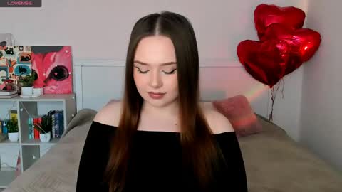 Hannah online show from June 11, 2:37 pm