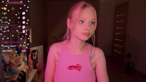 sweetie Lisa3 online show from September 20, 4:43 pm