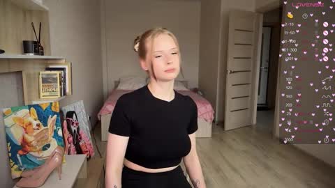 sweetie Lisa3 online show from October 23, 10:06 am