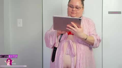 sweetkiitty3 online show from January 26, 12:43 pm