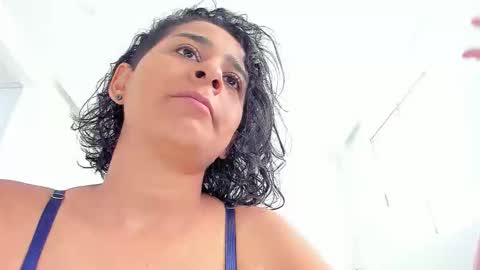 Azulandvioleta online show from January 10, 2:44 pm