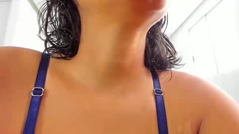 Azulandvioleta online show from November 5, 3:14 pm