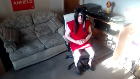 sweetlouise69 online show from May 22, 5:58 am