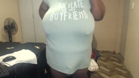 sweetnoziexxx online show from March 13, 7:00 am