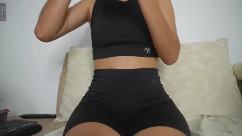 Snapshot of sweetpussyhot_ chatting on February 19, 9:39 am Hello Welcome Im here from WEDNESDAY to SUNDAY 430am to  830am and 3  to 7  timeMONDAY and TUESDAY i rest online show from February 19, 9:39 am