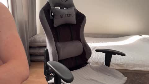 sweets_909 online show from March 24, 4:51 am