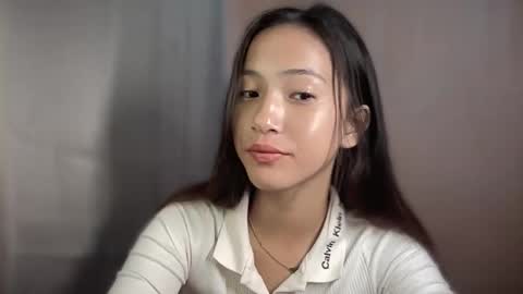 Mia online show from January 13, 3:09 pm