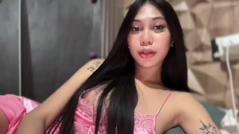 yanny online show from October 8, 7:53 pm