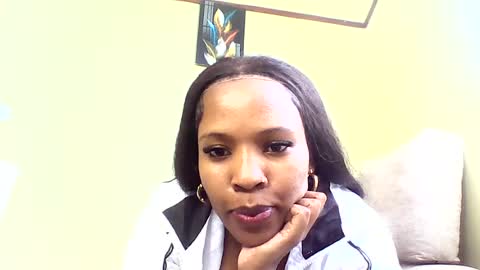 Vee online show from June 13, 12:15 pm