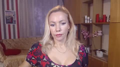 Sweety friend online show from November 18, 1:25 pm