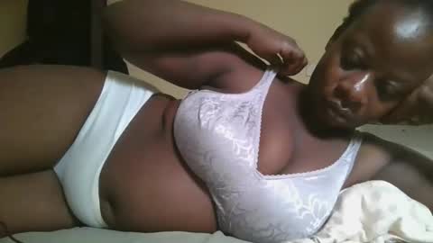 sweetyass25 online show from November 20, 6:23 am