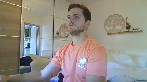 syl092 online show from November 8, 10:40 am