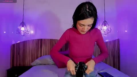 Sylvia Leos online show from February 4, 11:38 am