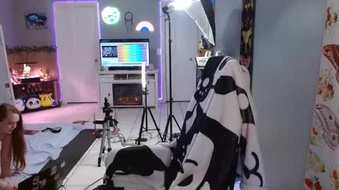 Jennah online show from February 28, 4:10 am