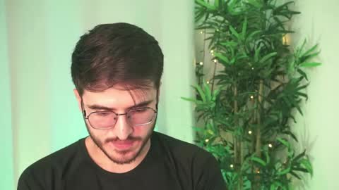 t0ny_wylie online show from April 15, 5:16 pm