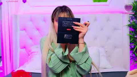 Arianna online show from February 4, 1:37 pm