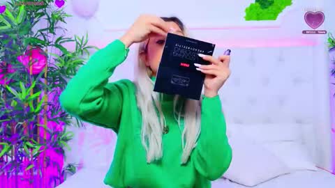 Snapshot of taahiraarabian chatting on September 30, 12:26 pm Arianna online show from September 30, 12:26 pm