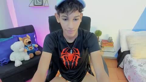 Tashi00 online show from March 2, 9:21 pm