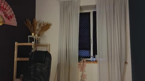 Lizzy online show from March 27, 8:26 am