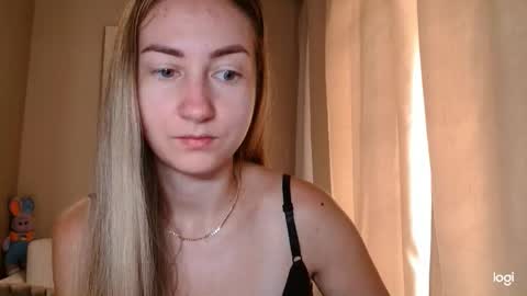  Kira  online show from September 17, 5:44 am