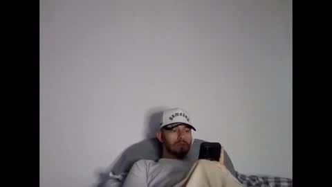 tallhungcloudzz online show from April 11, 1:37 pm