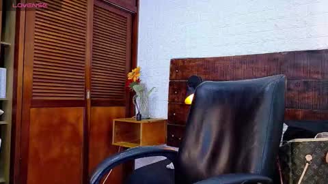    online show from October 28, 10:05 am