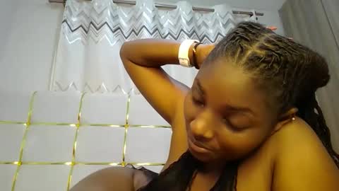 Snapshot of tamia538235 chatting on February 16, 12:30 am tamia online show from February 16, 12:30 am