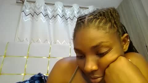 Snapshot of tamia538235 chatting on February 19, 12:25 am tamia online show from February 19, 12:25 am