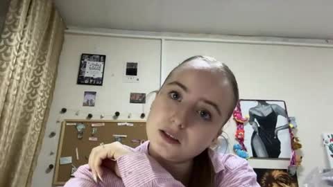 Karina online show from April 27, 5:10 pm