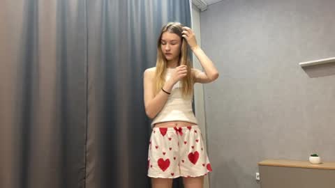 Melissa online show from April 8, 1:14 pm