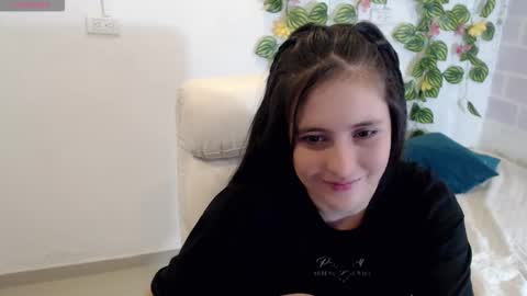 Tania  online show from November 29, 4:25 pm