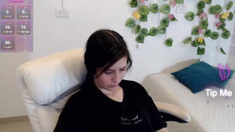 Tania  online show from November 17, 5:04 pm