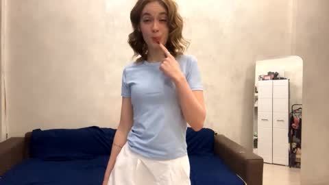 Mia online show from March 3, 1:23 am