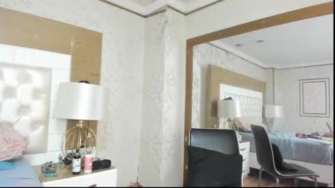 Tara online show from November 4, 1:51 am