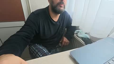 tarkan198 online show from February 2, 7:49 am