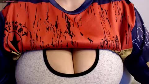 tarrant_ online show from December 16, 12:40 am